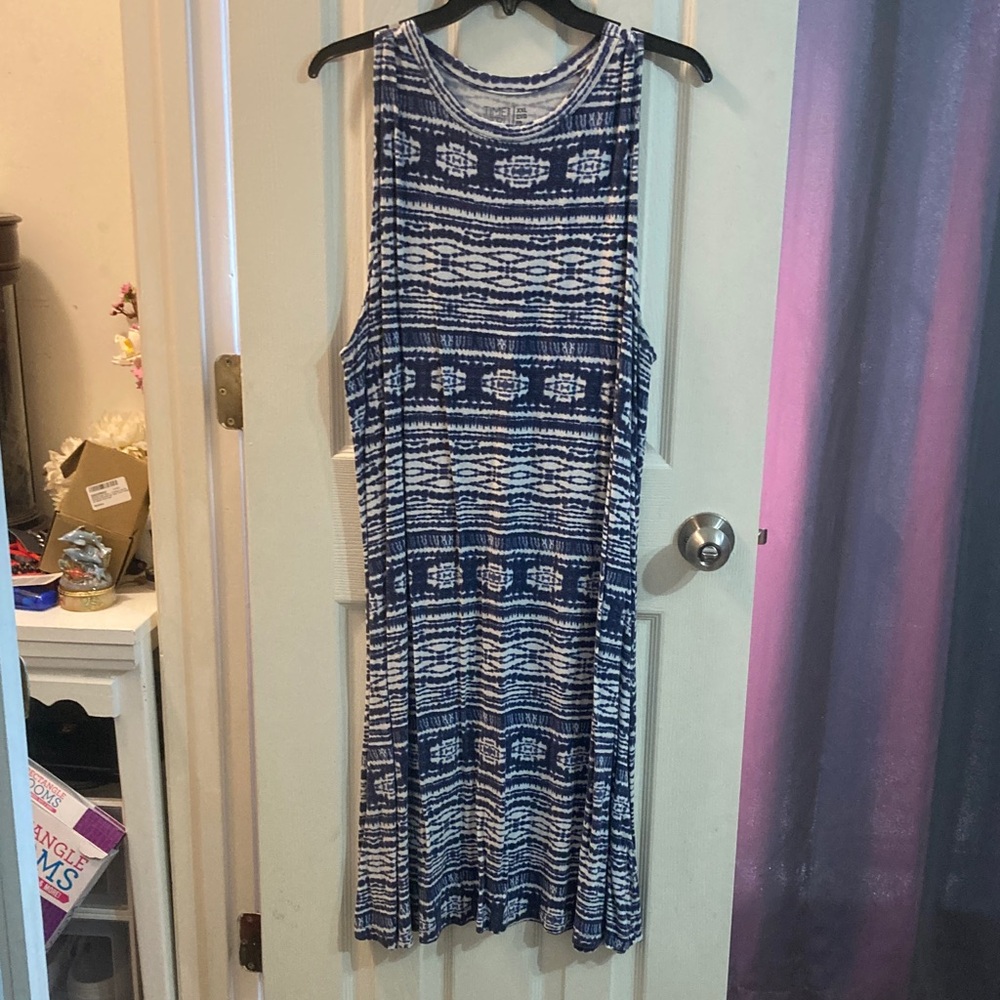 Time and Tru Navy and White Geometric Midi Dress